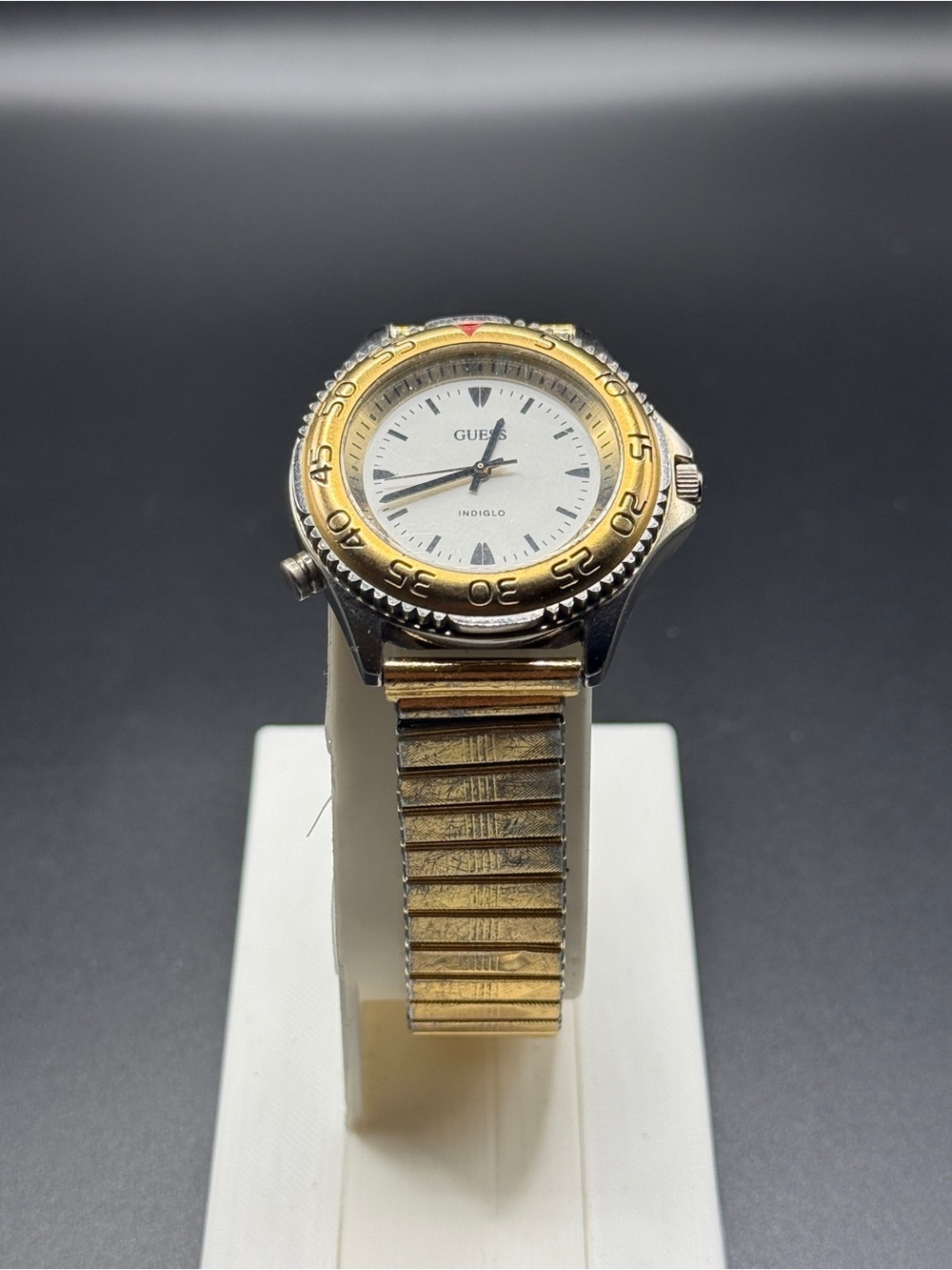 Vintage 1994 GUESS Two Tone Diver Watch Working Indiglo Light Stretch Band 34mm